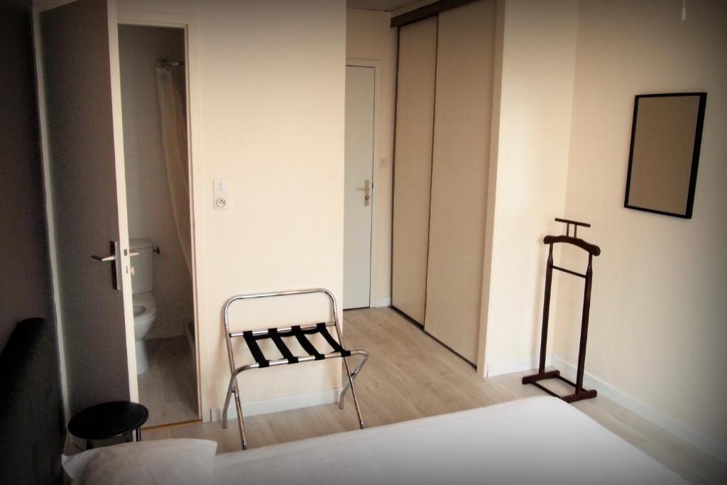Hotel Le Rohu Séné Стая снимка