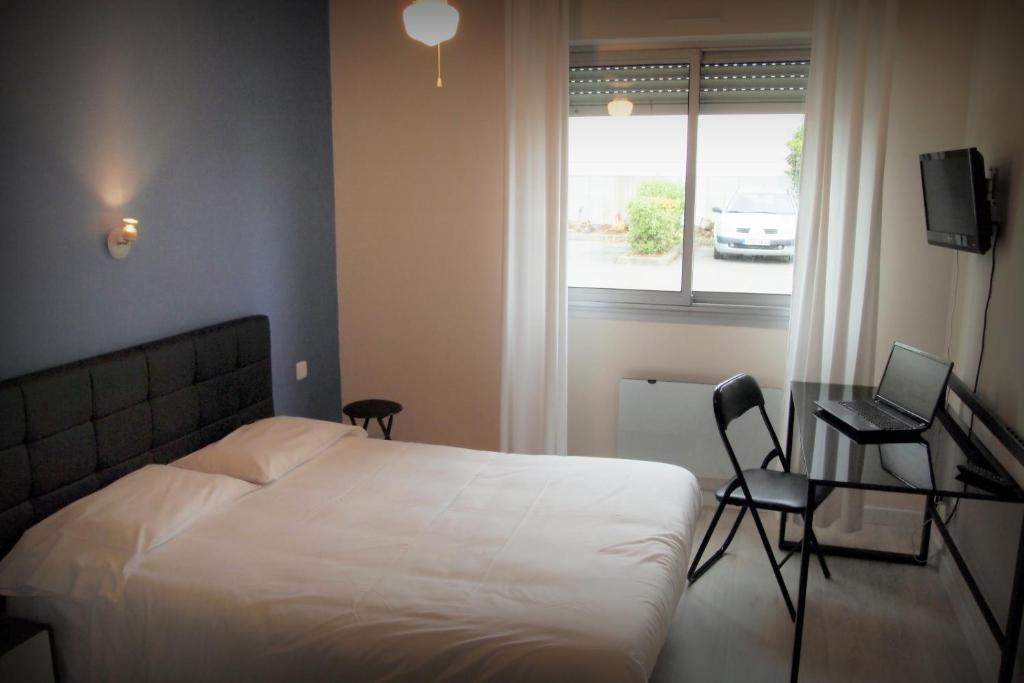 Hotel Le Rohu Séné Стая снимка