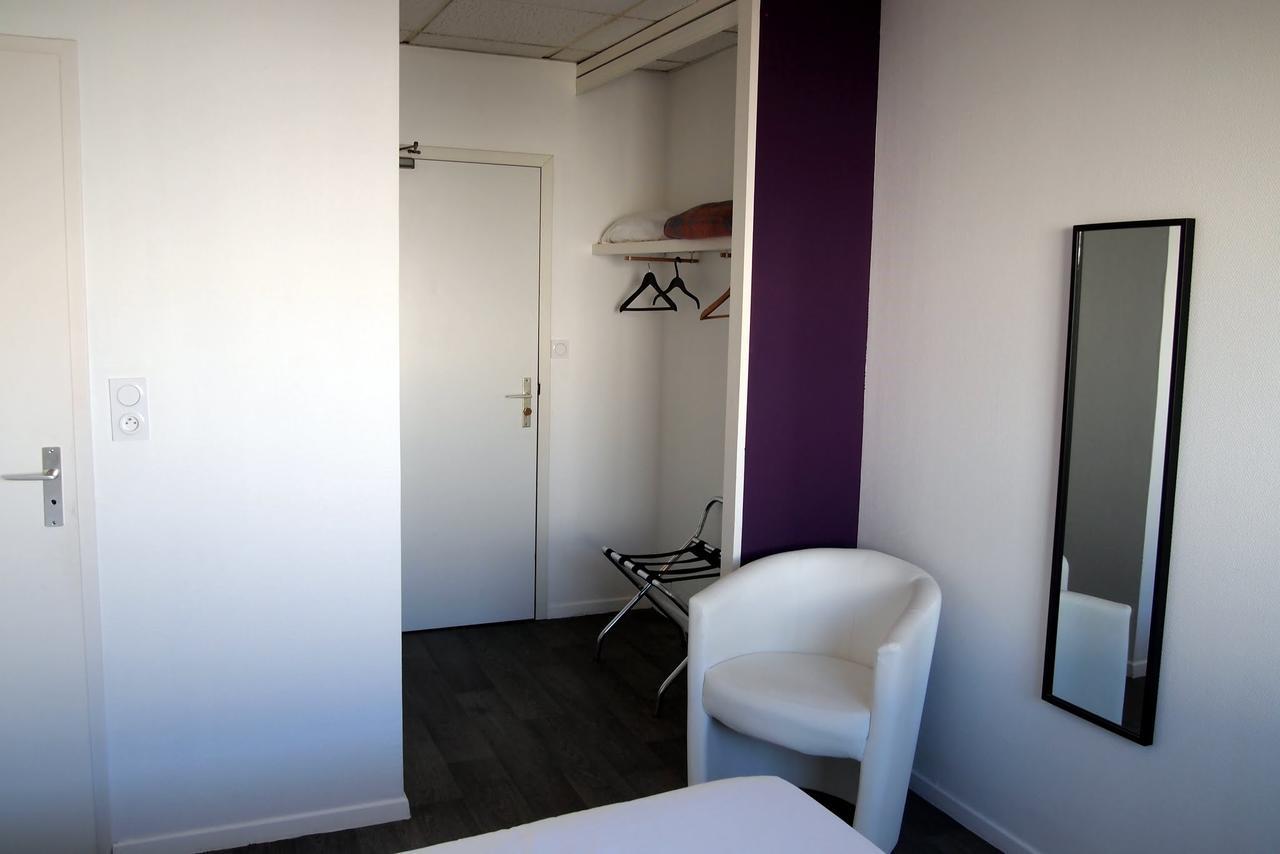 Hotel Le Rohu Séné Екстериор снимка