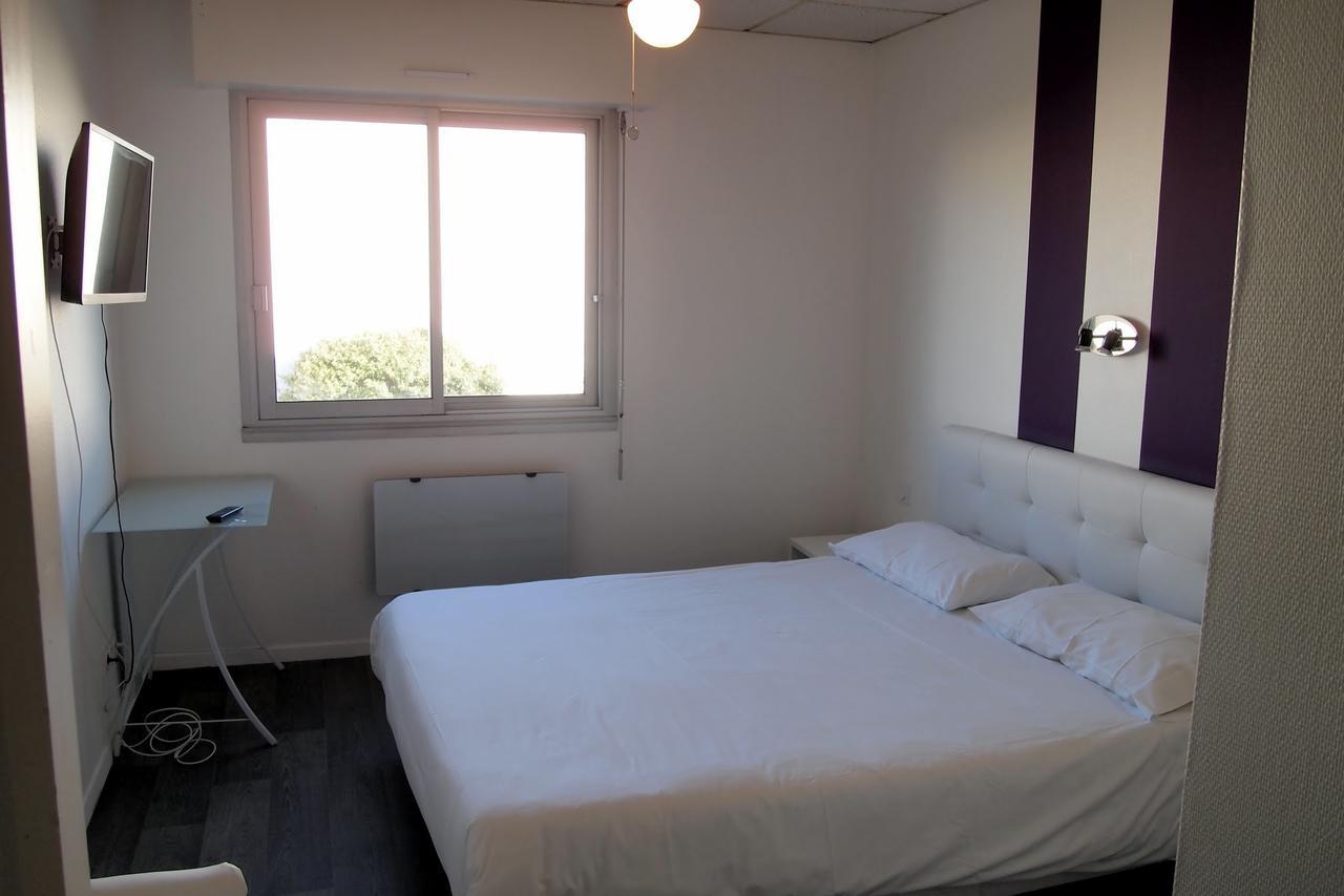 Hotel Le Rohu Séné Екстериор снимка
