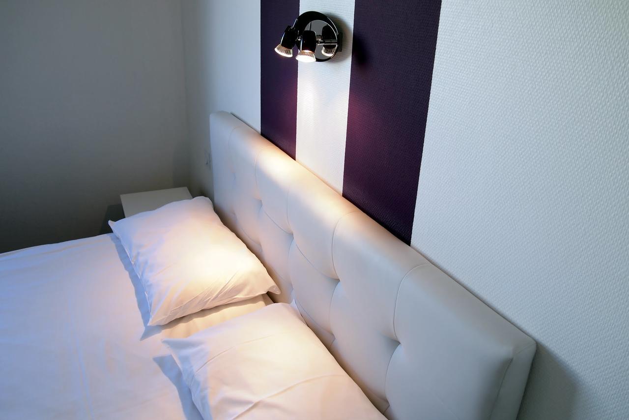 Hotel Le Rohu Séné Екстериор снимка