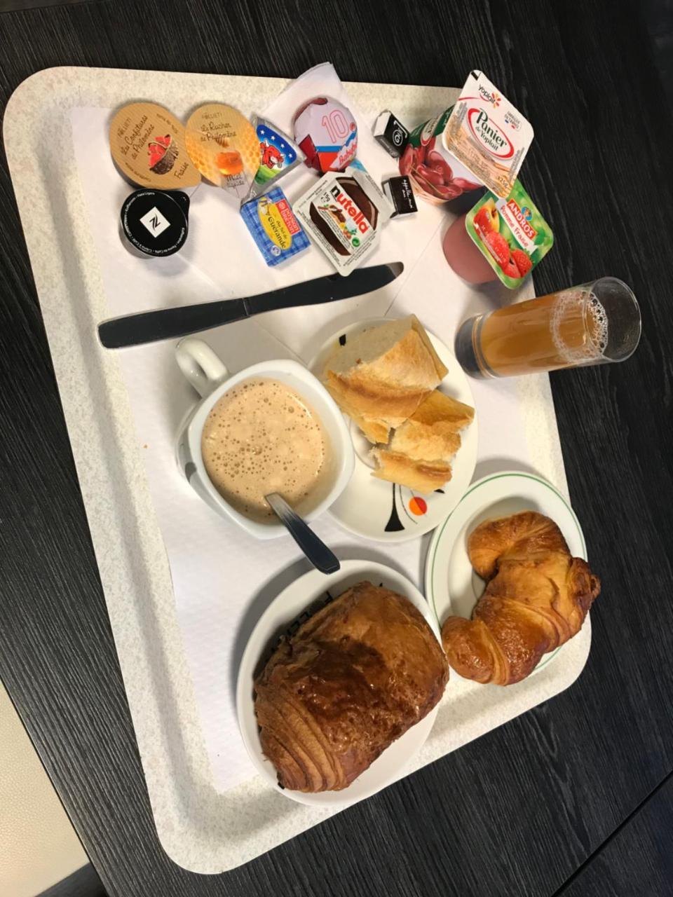 Hotel Le Rohu Séné Екстериор снимка
