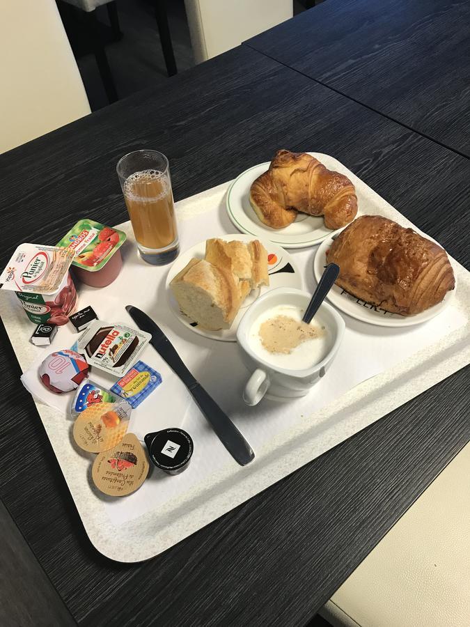 Hotel Le Rohu Séné Екстериор снимка